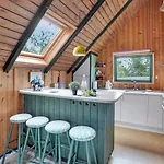 2 Bedroom Beautiful In