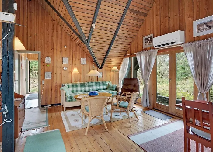 2 Bedroom Beautiful In Holiday home